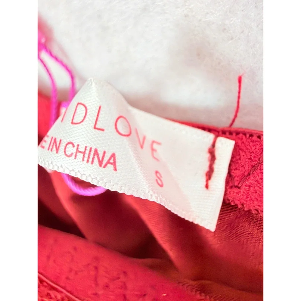 Avidlove red tiered